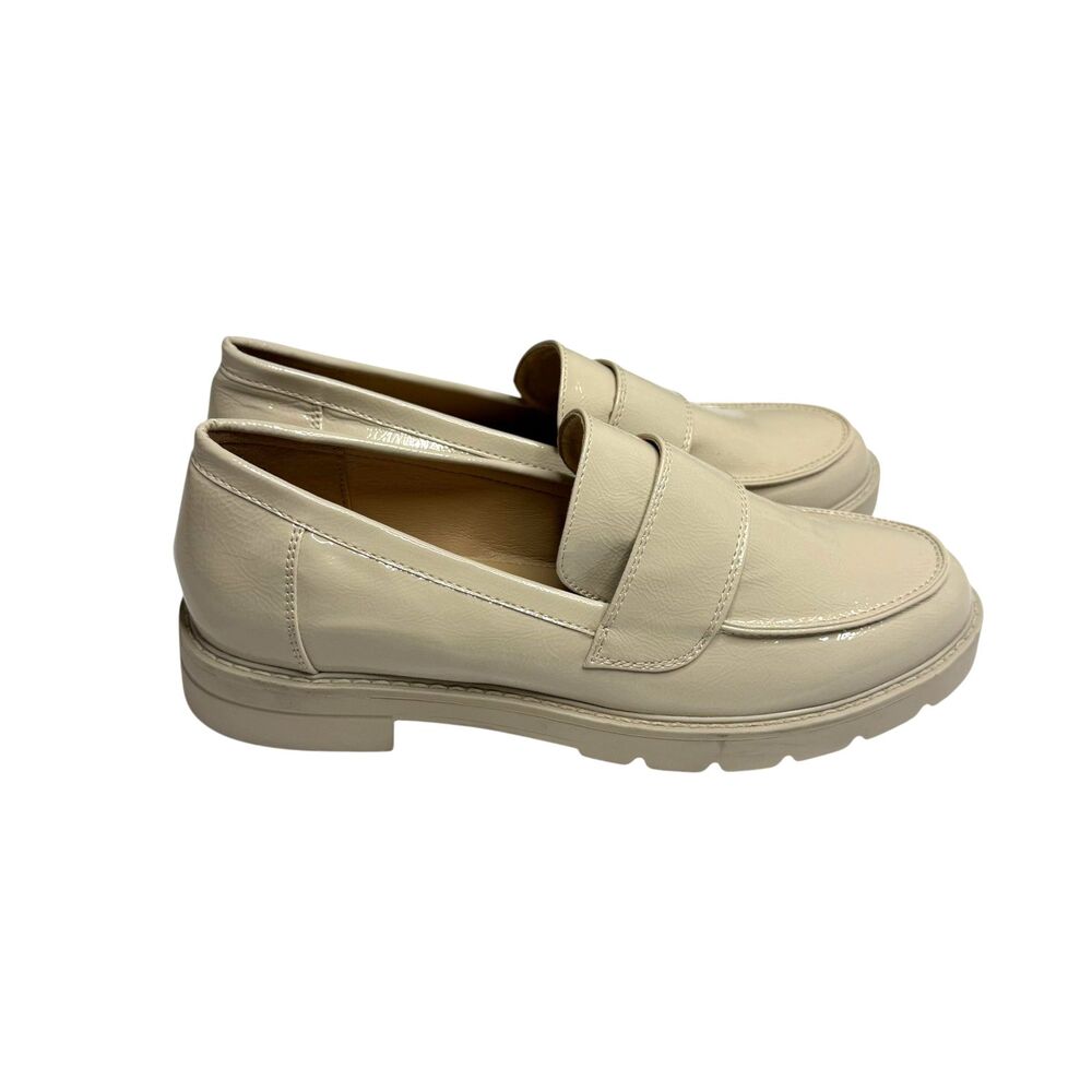 New York & Co Halle Lug Sole Loafer Shoe Faux Patent Leather Women Beige 10 NWOT
